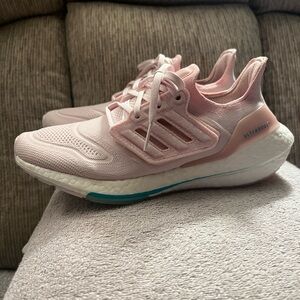Adidas Women's Light Pink Ultraboost 22 Shoes